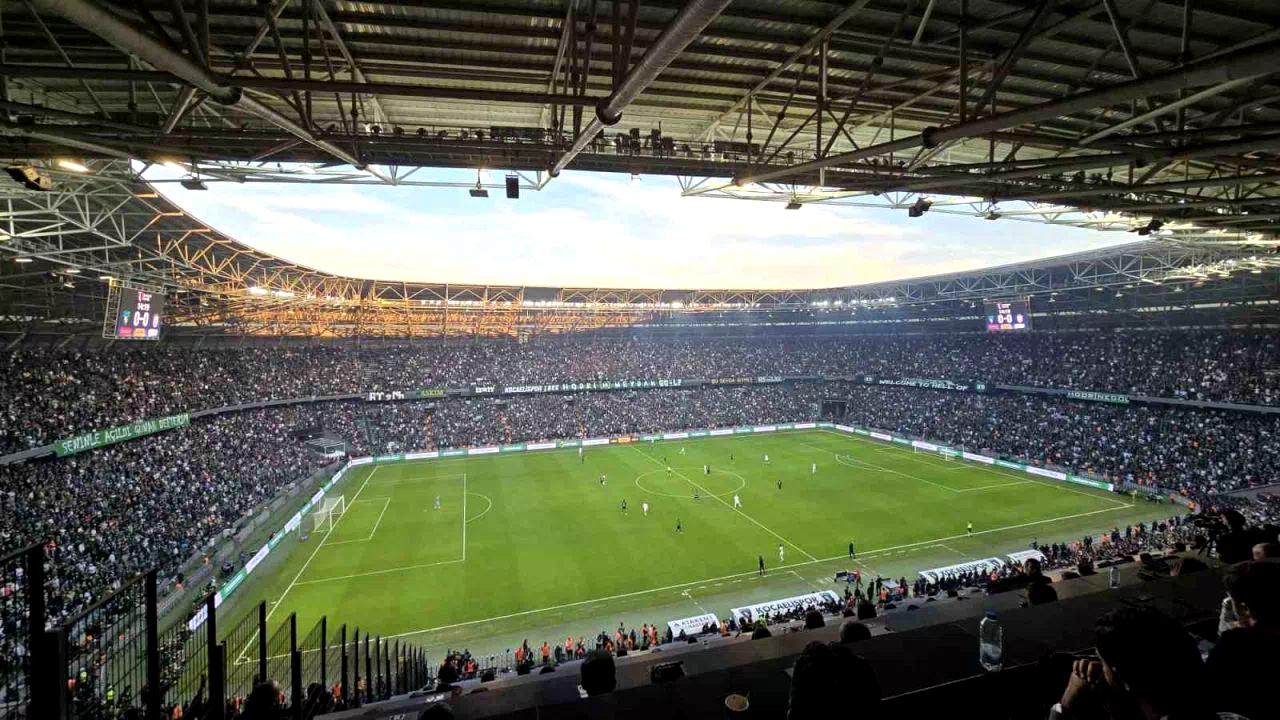 Kocaelispor – Galatasaray maçında seyirci rekoru kırıldı