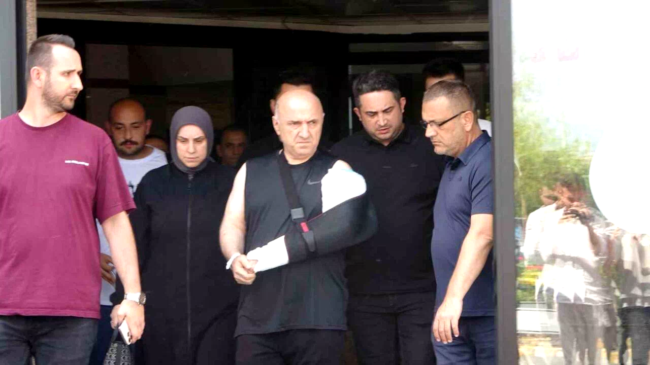 Kolundan vurulan Başkan Bıyık taburcu edildi: “Parmaklarımda his kayıpları var”