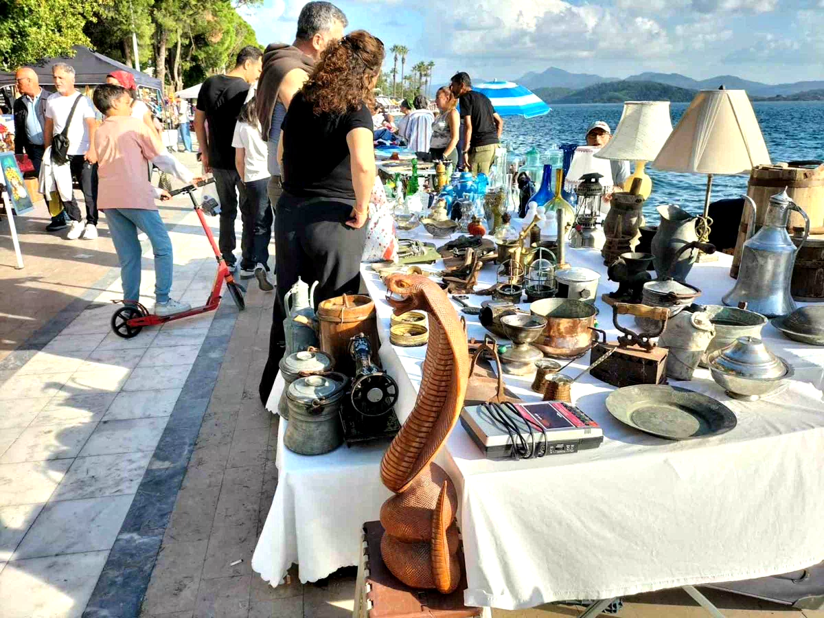 Köyceğiz’de Ekim ayının son Pazar günü ikinci el pazarı kuruldu
