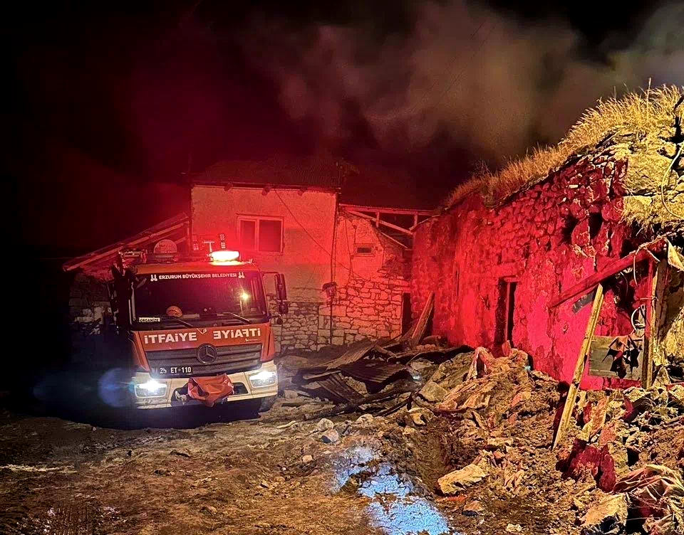 Köyde korkutan yangın kontrol altında