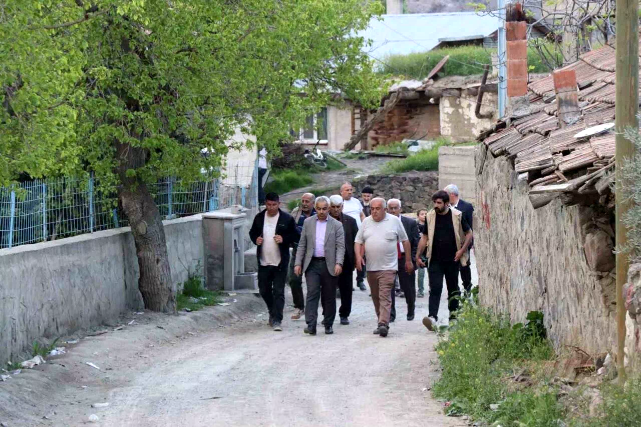 Köylüler dertlerini tek tek Başkana anlattı