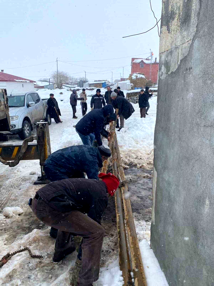 Köyün içme suyu şebekesindeki arıza giderildi