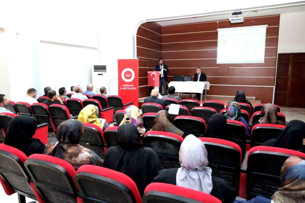 Kur’an Eğitim Merkezleri Erzincan’da tanıtıldı