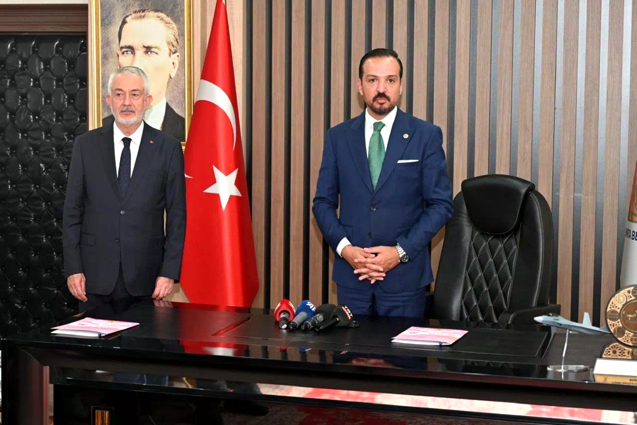 Kürşad Zorlu’dan Özgür Özel’e gönderme: “Sayın Özel balıkçılığı önemsiyorsa İzmir Körfezi’ne gidip bir baksın”