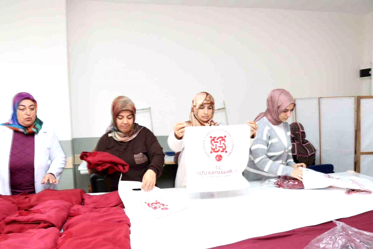 Kursiyerlerin diktiği pijama ve eşofmanlar ihtiyaç sahiplerine ulaştırılıyor