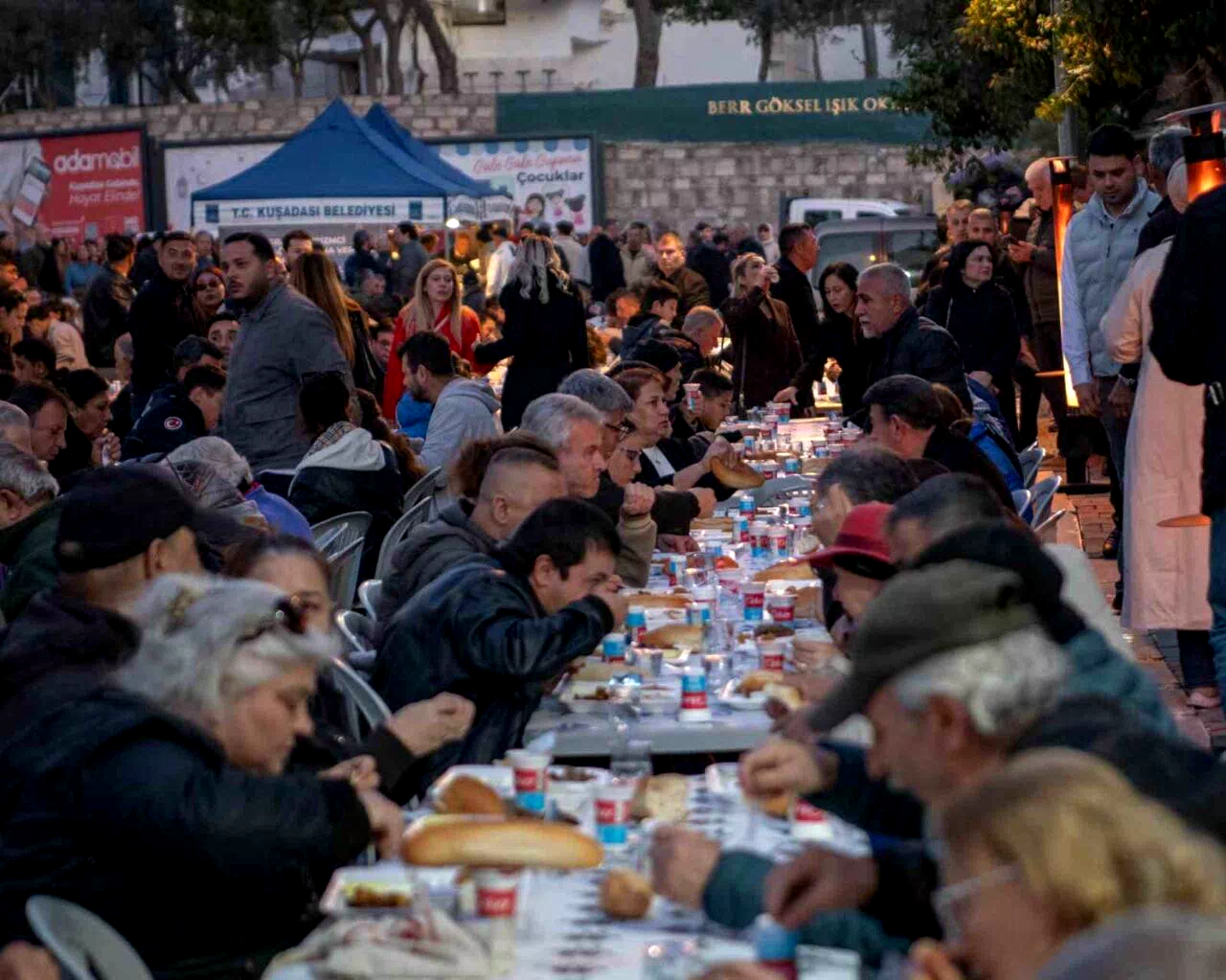 Kuşadası, Başkan Günel için tek yürek oldu
