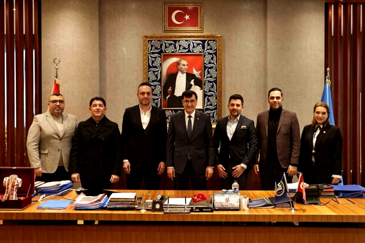 Kütahya Belediye Başkanı Eyüp Kahveci, Kütahya Galatasaraylılar Derneği yönetimini ağırladı