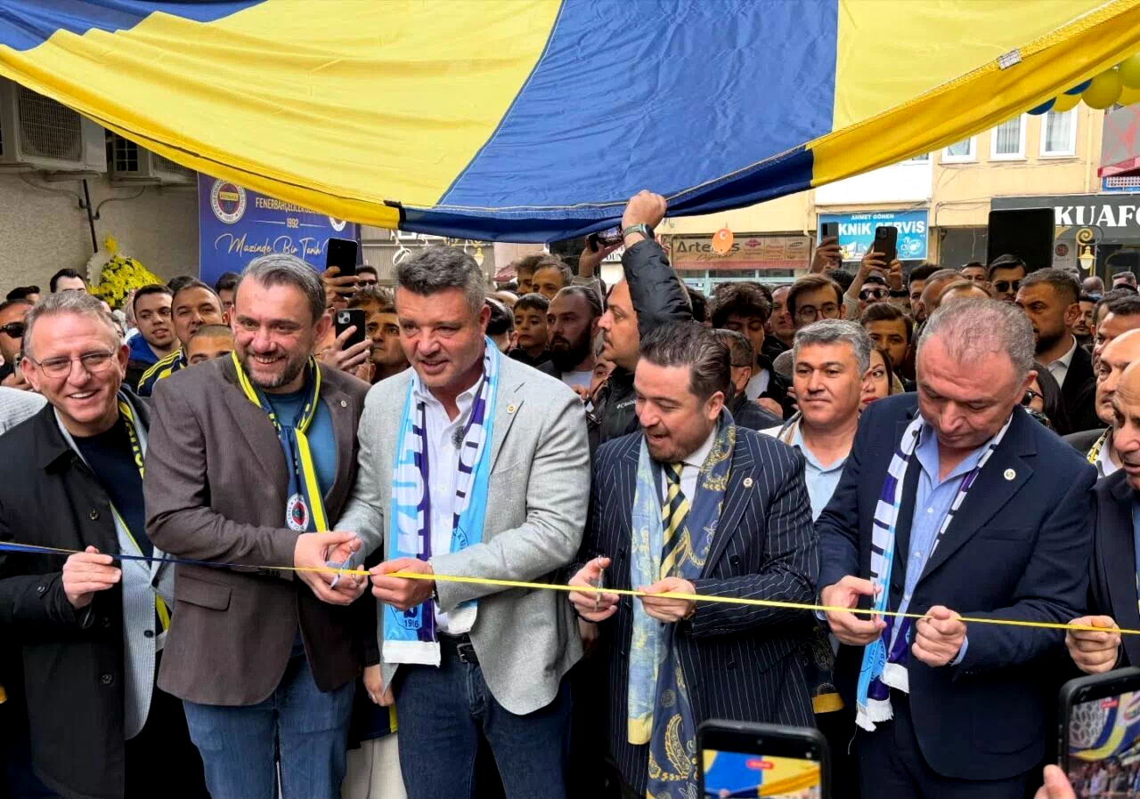 Kütahya Fenerbahçeliler Derneği Sadettin Saran’ın katılımıyla açıldı