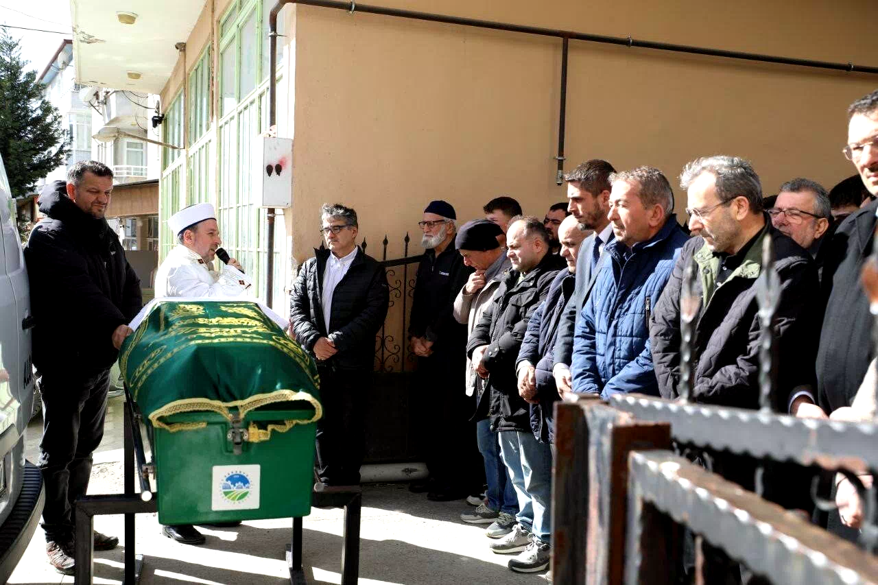 Kuzey Marmara Otoyolu’ndaki feci kazada ölen sürücü toprağa verildi