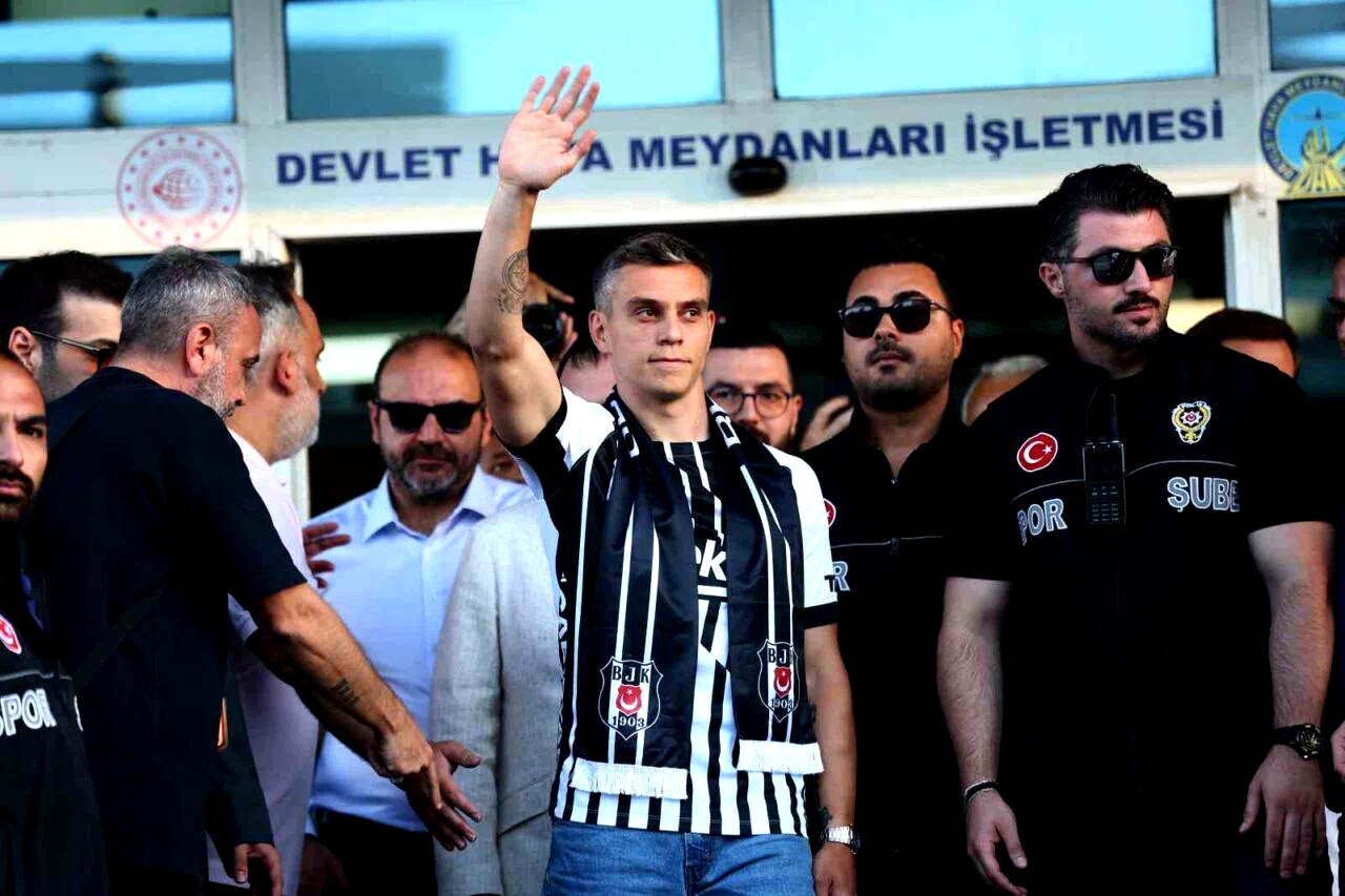 Leandro Trossard, Beşiktaş için İstanbul’a geldi