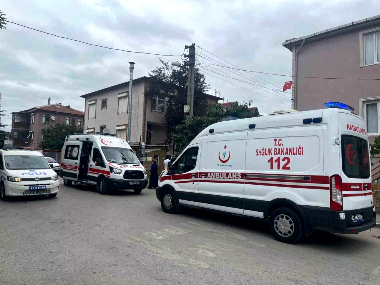 Leğende banyo yapan çocuklara elektrik çarptı, duş başlığı faciaya yol açıyordu
