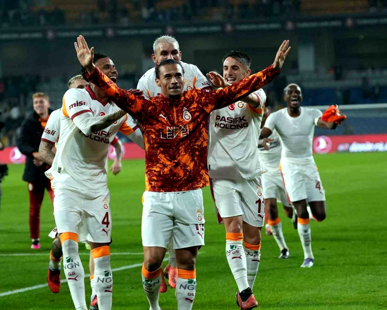Leroy Sane’den 2 gol