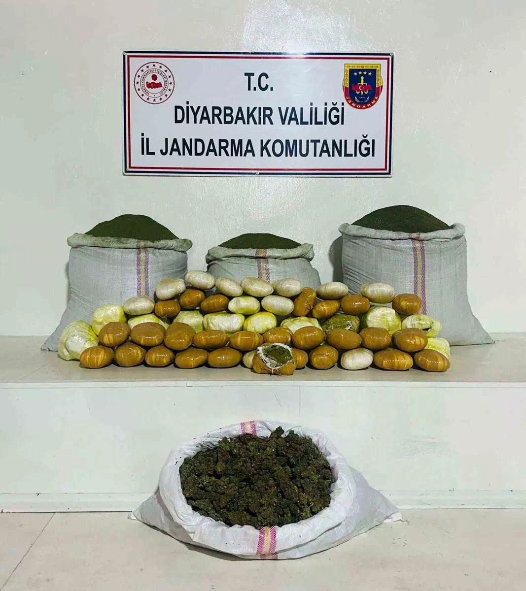 Diyarbakır’da 180 Kilo Uyuşturucu Ele Geçirildi