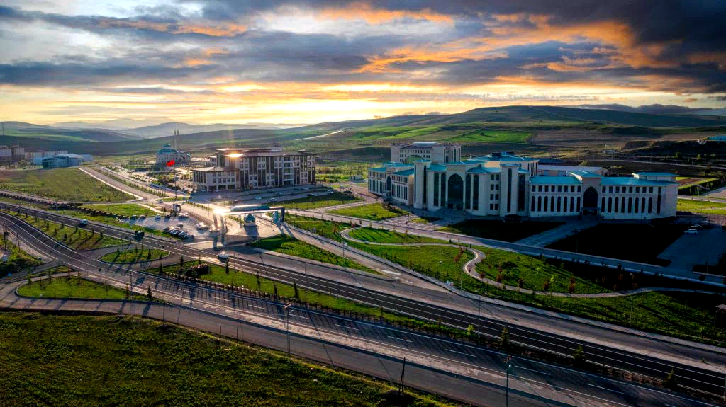 Lisansüstü Programları, 2024-2025 Bahar Yarıyılı Başvuru Takvimini Yayımlandı