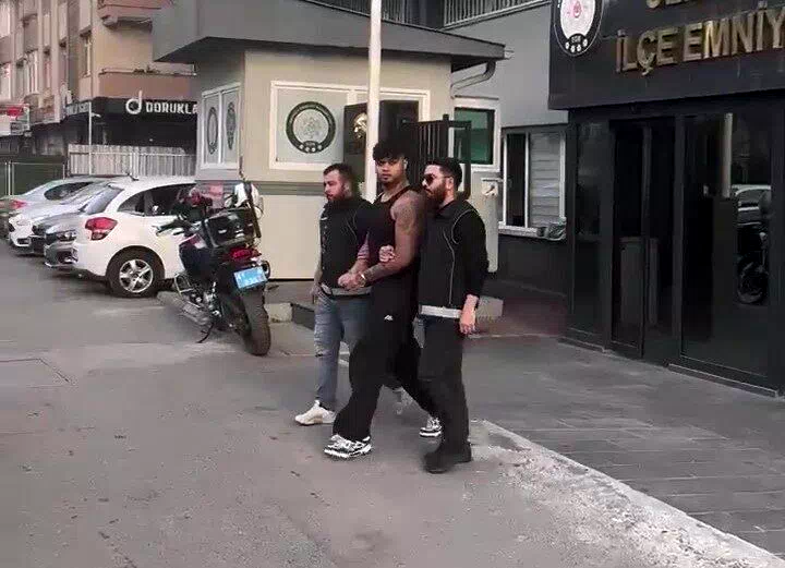 “Lvbel C5” lakaplı rapçi, tahliye kararını güvercinle kutladı