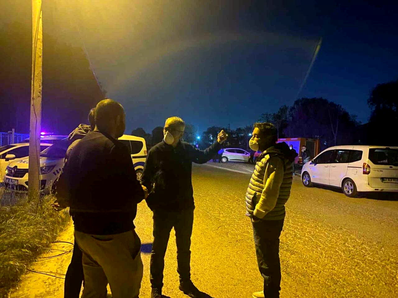 Mahalleyi koku sardı, ekipler alarma geçti