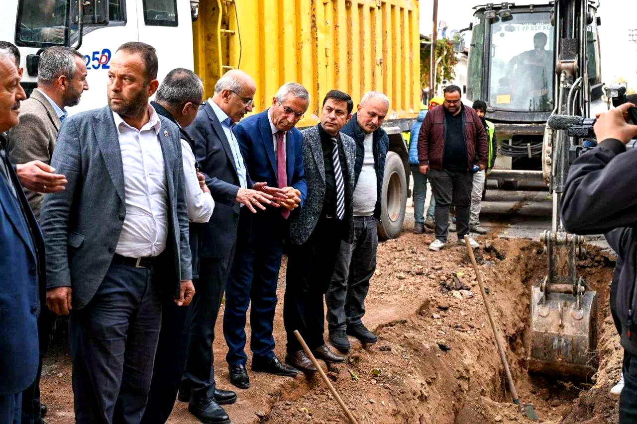 Malatya Büyükşehir Belediyesi altyapı çalışmalarına aralıksız devam ediyor