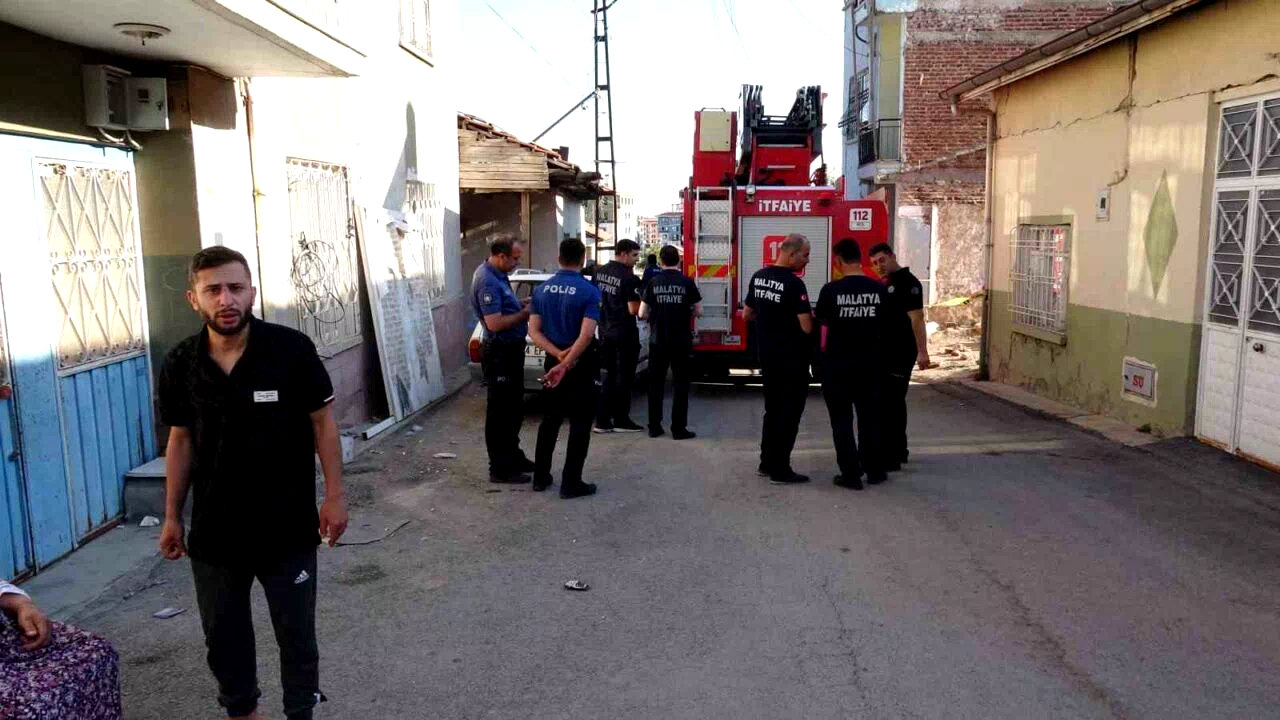Malatya’da 5 büyüklüğündeki deprem paniğe neden oldu