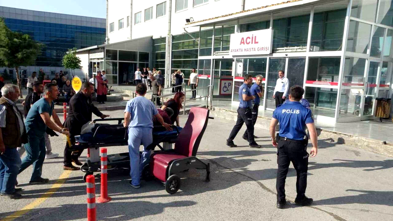 Malatya’da mezarlıkta silahlı ve bıçaklı kavga: 1 ölü, 2 yaralı