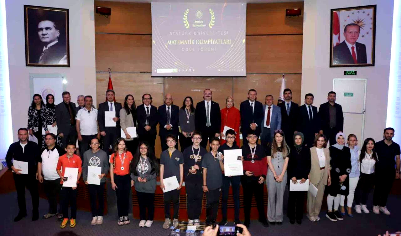 Matematik olimpiyatlarında başarılı öğrenciler ödüllendirildi