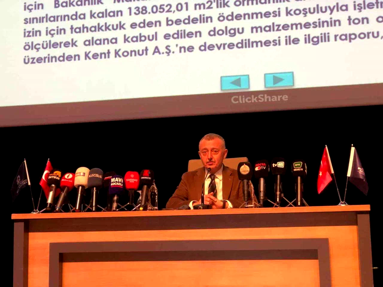 Mecliste gerginlik sürerken CHP’li meclis üyesinin attığı mesaj ortaya çıktı