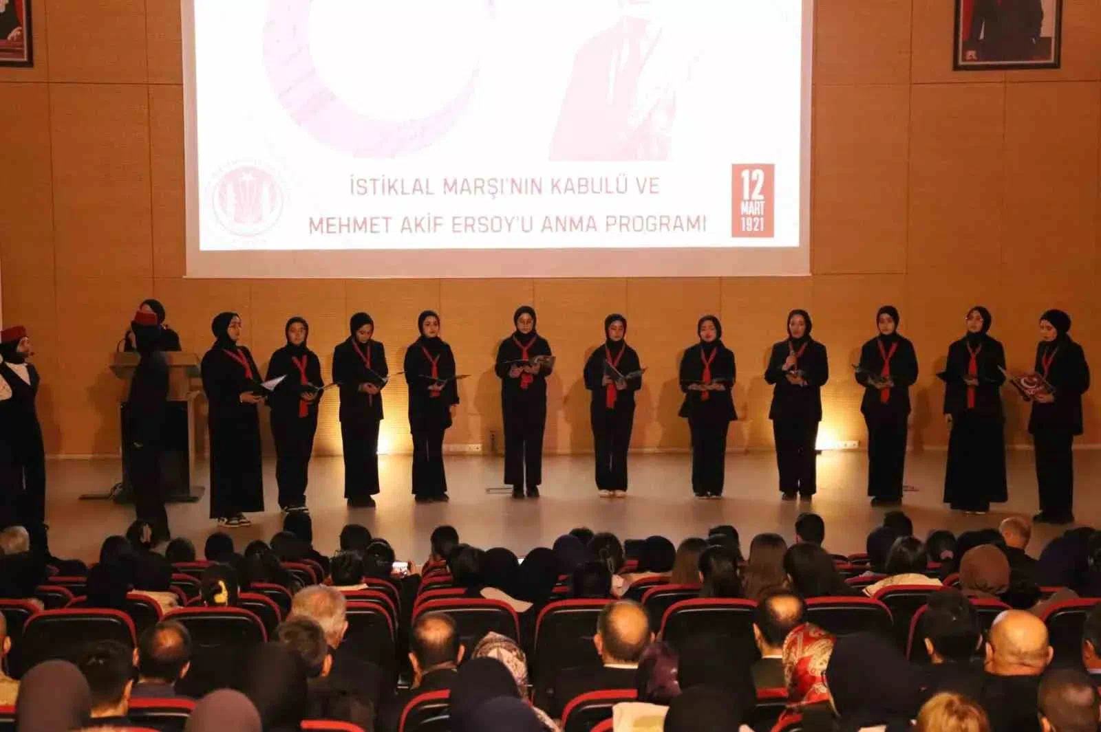MEHMET AKİF ERSOY’U ANMA PROGRAMI BAYBURT’TA DÜZENLENDİ.