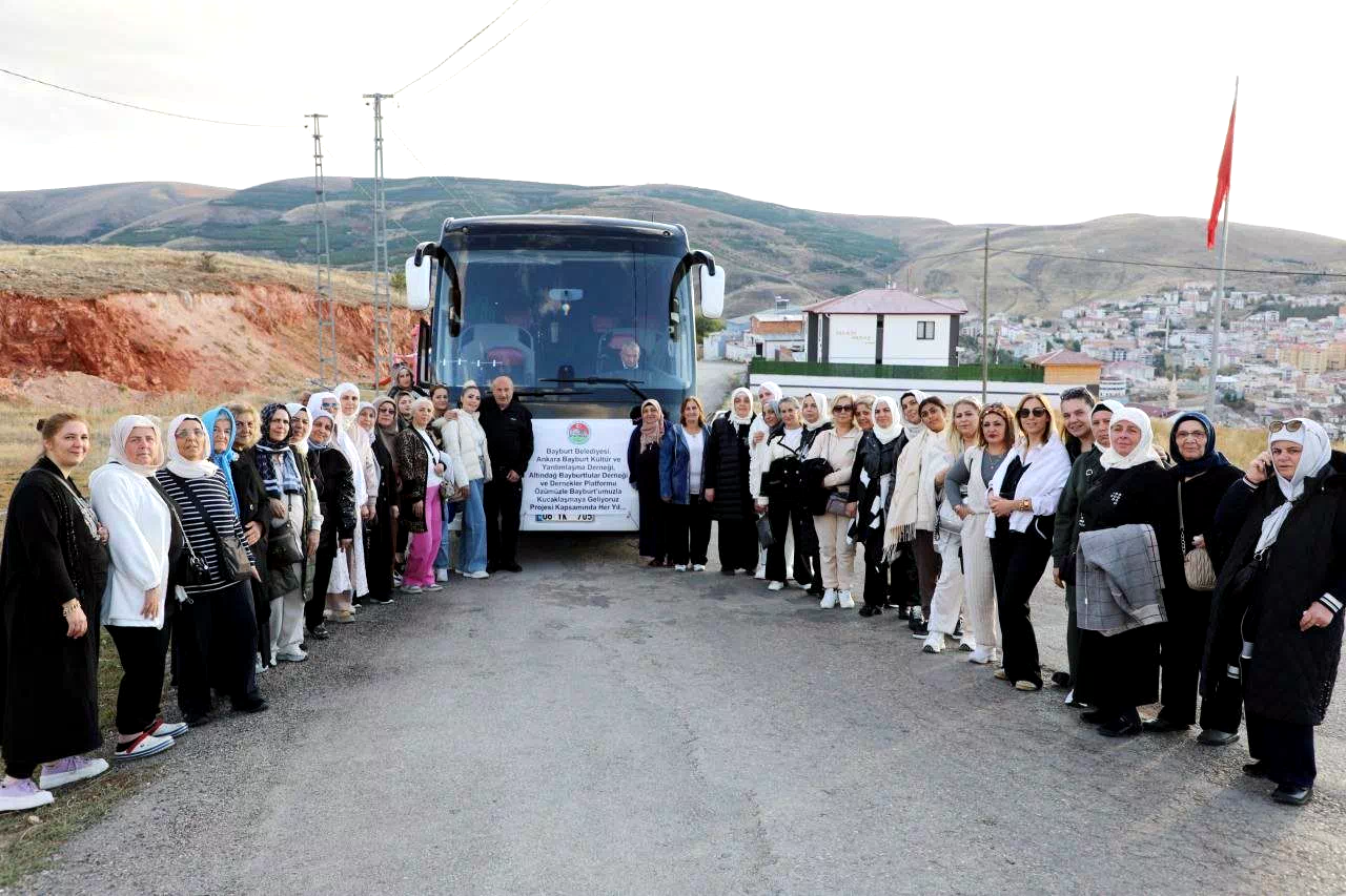 Memleket özlemi çeken 50 Bayburtlu baba ocağına getirildi