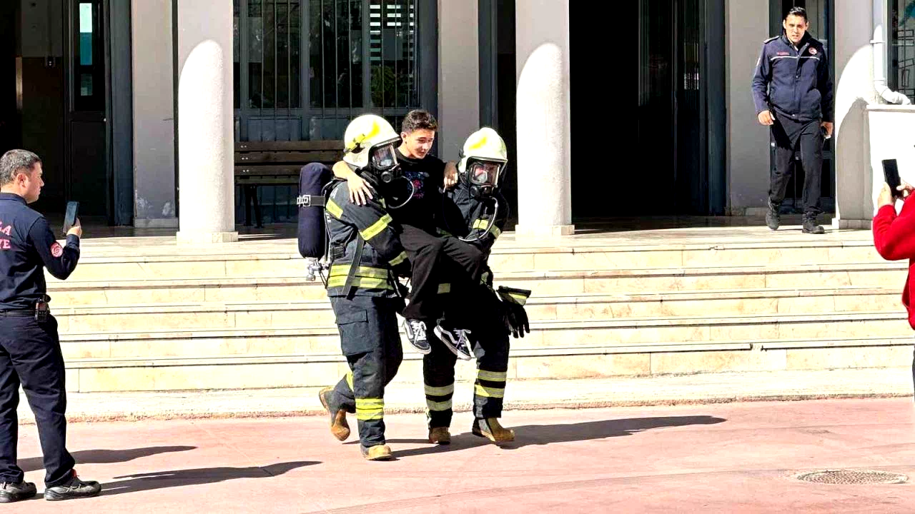 Menteşe’deki lisede deprem tatbikatı gerçekleştirildi