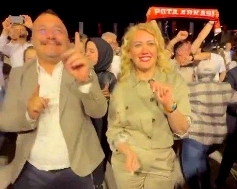 Merkezefendi Başkanı Doğan’a olay gönderme; “Biz çalışmayı biliriz ama oynamayı da öğreneceğiz”