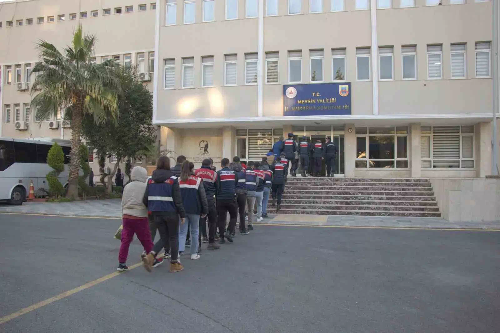 Mersin’de Sahte İlanlarla Dolandırıcılık Yapan Şebeke Çökertildi!