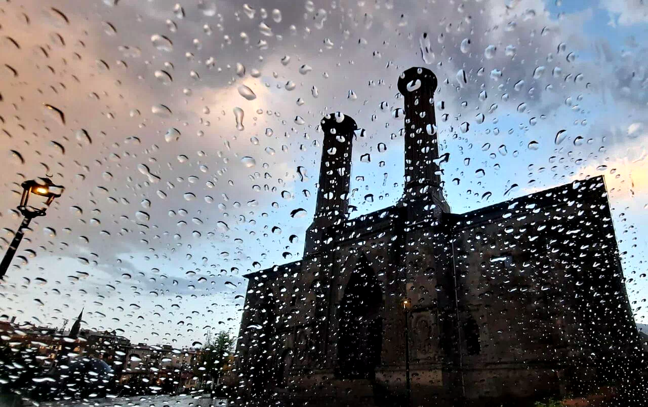 Meteorolojiden kuvvetli yağış uyarısı