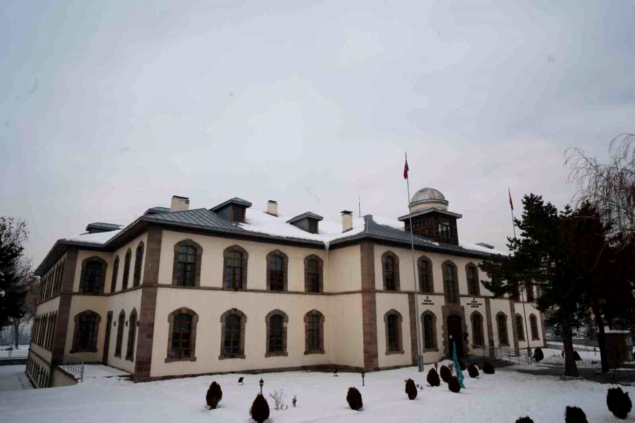 MHP’den Erzurum Kongre binası açıklaması