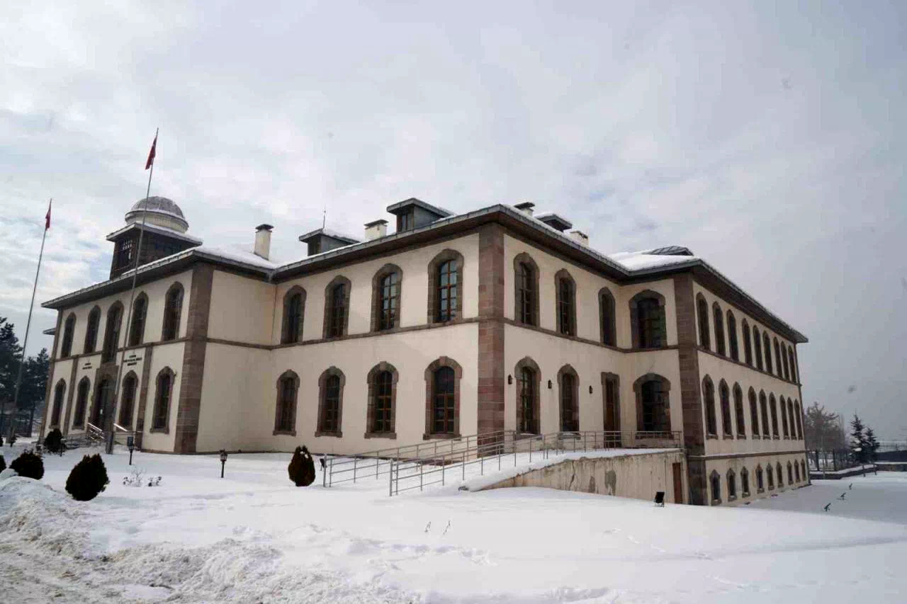 MHP İl Başkanı Yurdagül; “Erzurum kongre binası yıkılmayacak”