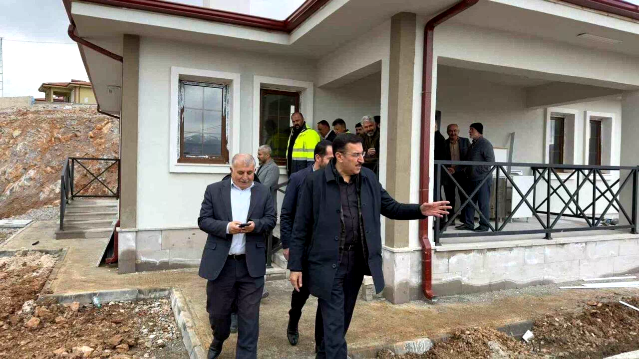 Milletvekili Bülent Tüfenkci deprem kontlarını inceledi