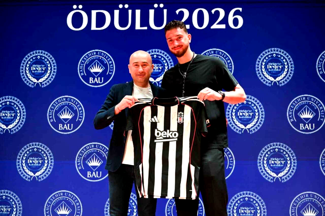 Milli basketbolcu Alperen Şengün’e Türkiye’ye Değer Katanlar Ödülü