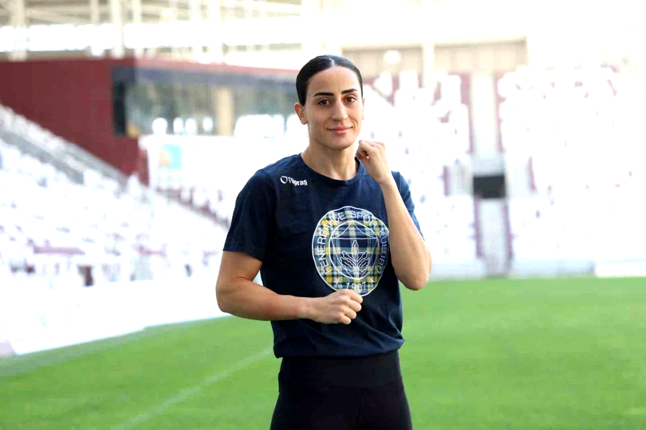 Milli boksör Gizem Özer, Dünya Boks Şampiyonası için hazırlıklarını sürdürüyor