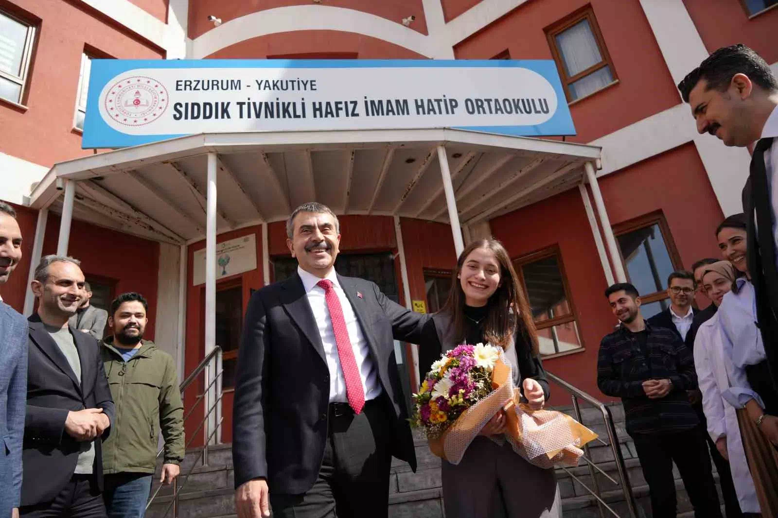Milli Eğitim Bakanı Esra Karaca’nın Doğum Gününü Kutladı.