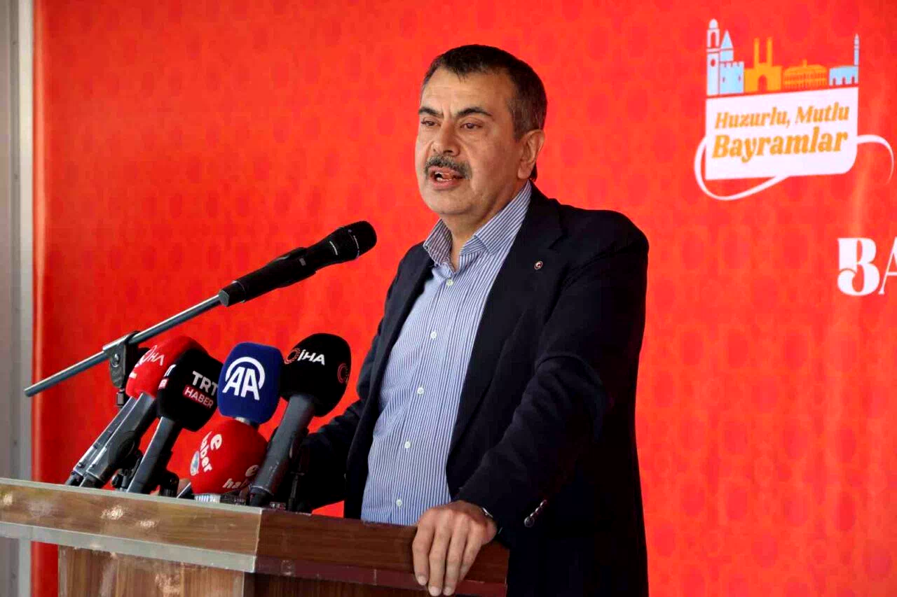 Milli Eğitim Bakanı Tekin: “Herkesin dinini, inancını özgürce yaşayabildiği bir ülke oluşturduk”