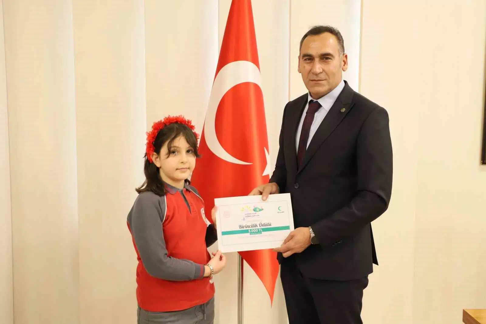 Milli Eğitim Bakanlığı ve Yeşilay Cemiyeti İş Birliği İle Düzenlenen Yarışmanın Ödülleri Verildi