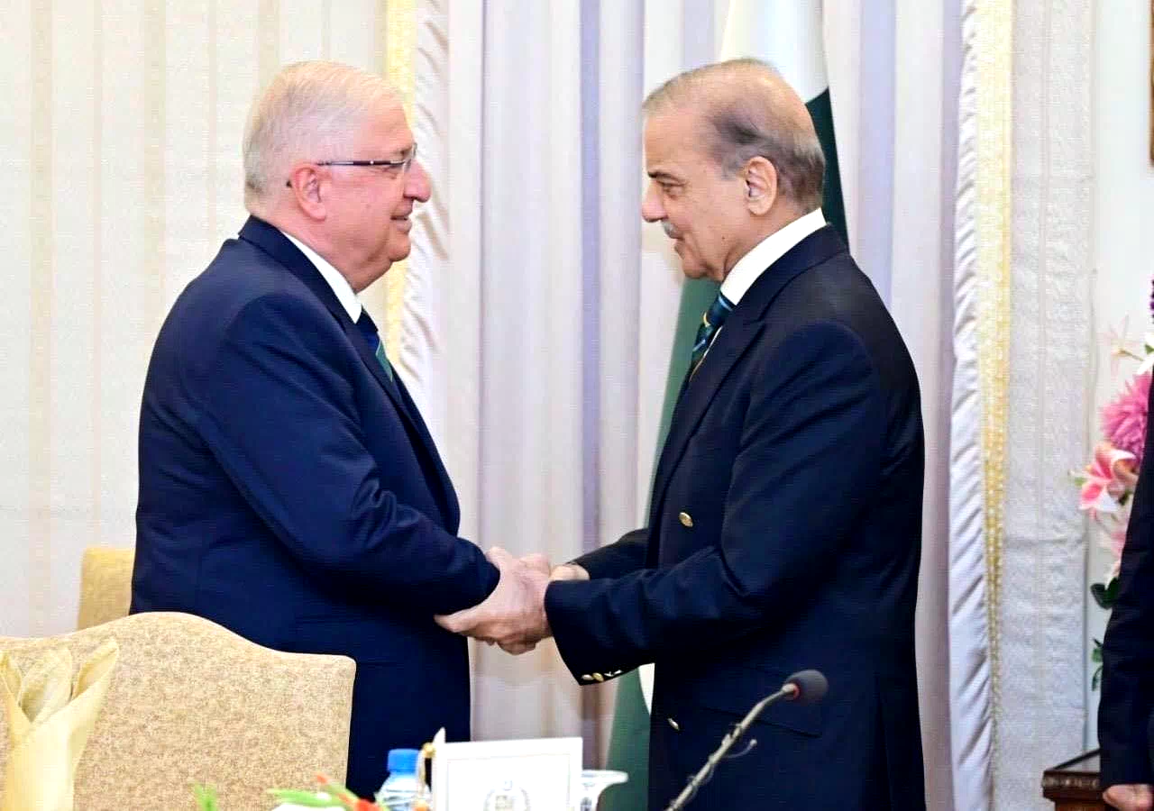 Milli Savunma Bakanı Güler, Pakistan Başbakanı Şerif ile görüştü