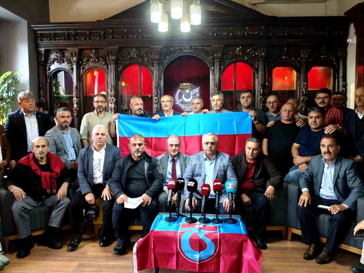 Muhtarlardan Başkan Genç’e destek