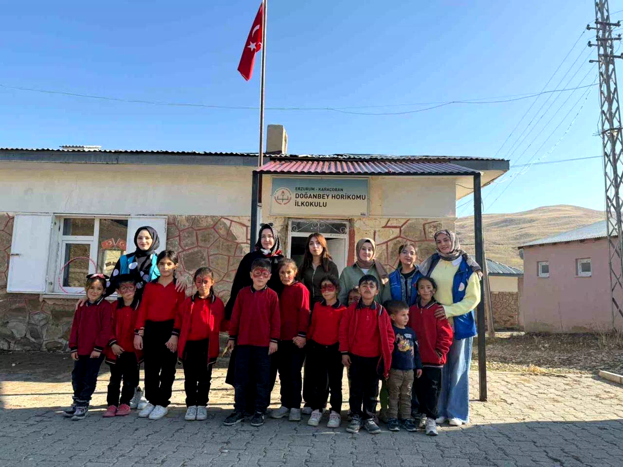 Narman’dan Karaçoban’a uzanan kardeşlik köprüsü