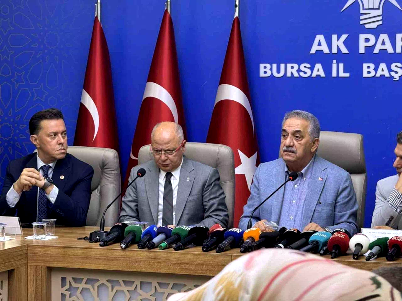 Nebi Hatipoğlu, partisinin Bursa il ve ilçe teşkilatlarını ziyaret etti