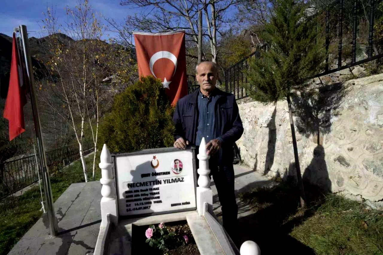 Necmettin öğretmensiz 9. Öğretmenler Günü