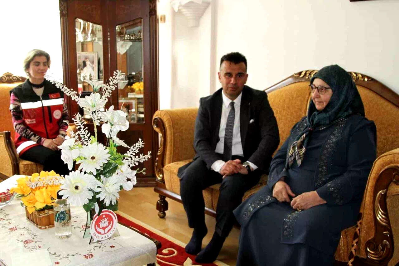Nene Hatun’un 70. ölüm yıldönümünde, torununa anlamlı ziyaret