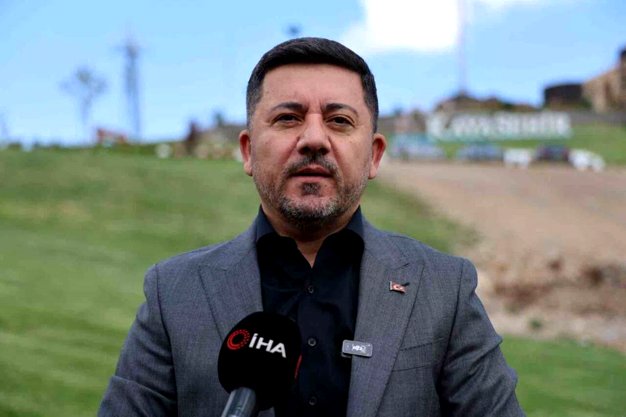 Nevşehir Belediye Başkanı Rasim Arı yeniden AK Parti’ye katılıyor