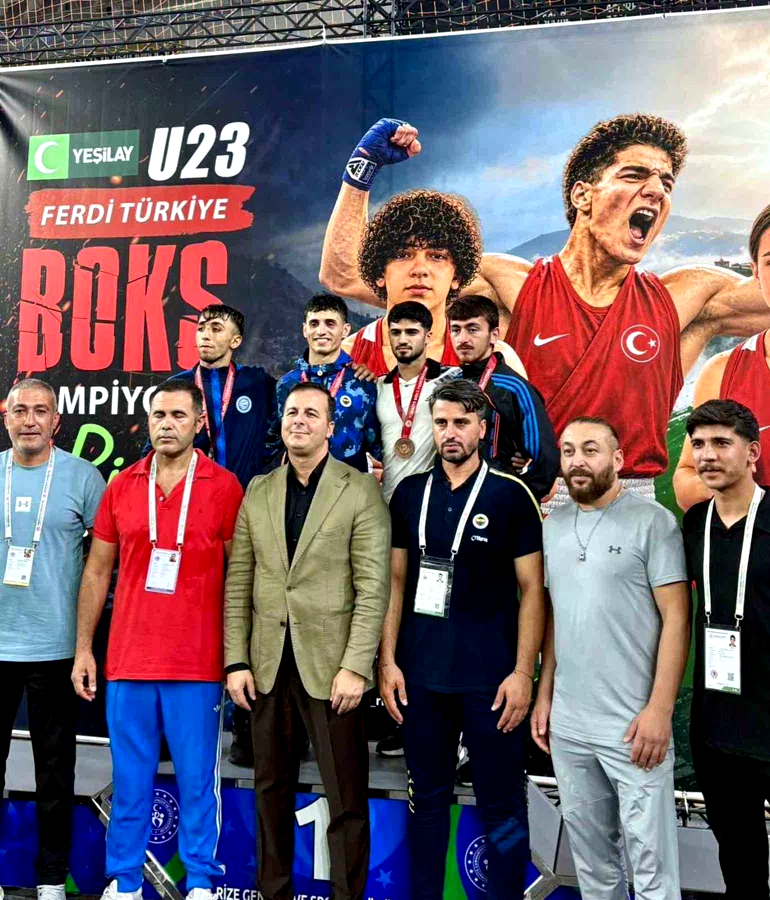 Niğdeli boksörler Rize’den iki madalyayla döndü