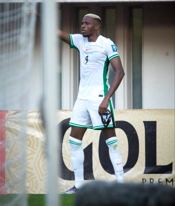 Nijerya, Victor Osimhen’in hat-trick yaptığı maç sonunda play-off biletini aldı
