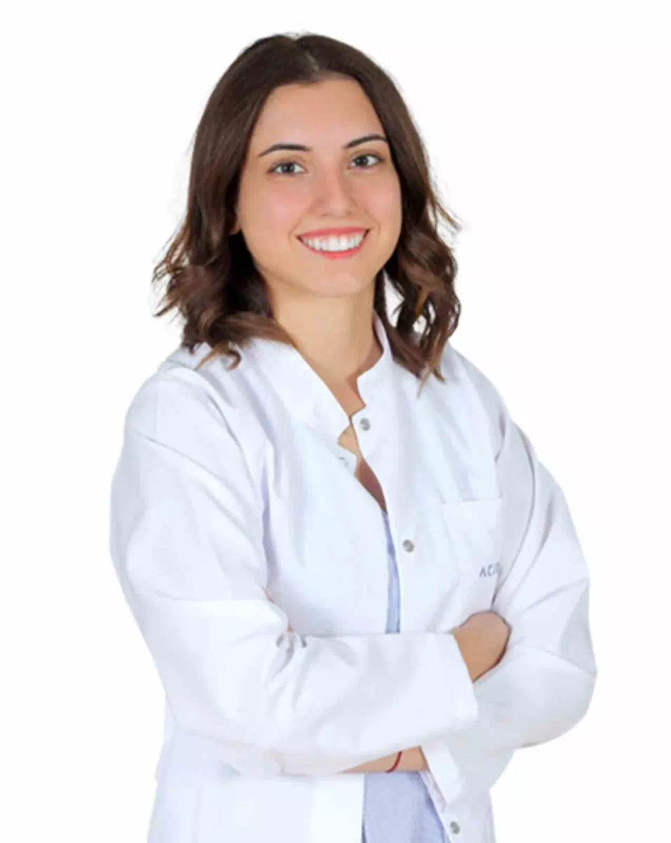 Obezite ve aşırı kilonun sağlık üzerindeki olumsuz etkilerine dikkat çeken Beslenme ve Diyet Uzmanı Tuğçe Arabalı, sağlıklı pişirme yöntemlerini ve beslenme alışkanlıklarını vurguluyor.