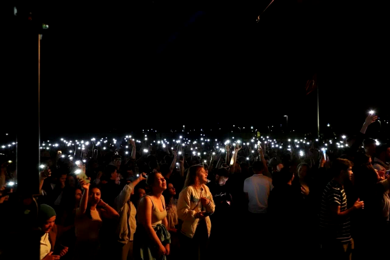 Öğrenciler konserle stres attı